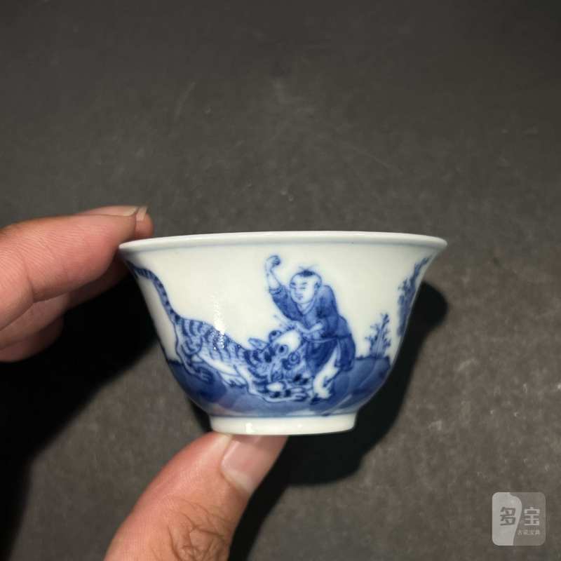 清 青花人物纹杯 - 图4
